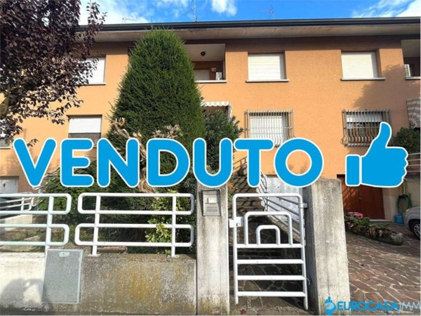 casa indipendente in vendita a Rolo
