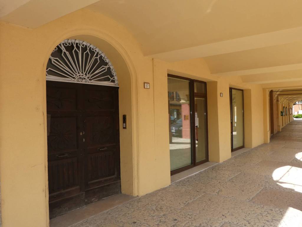 casa indipendente in vendita a Rolo