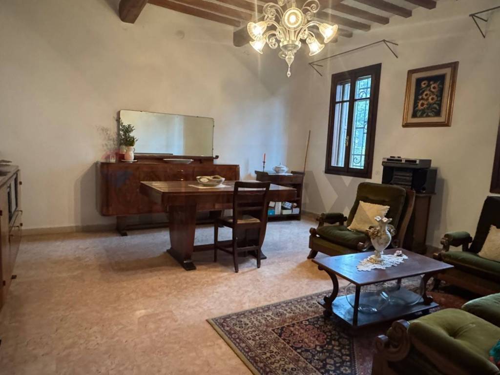 casa indipendente in vendita a Rolo