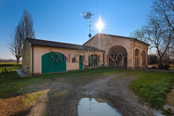 locale di sgombero in vendita a Rolo