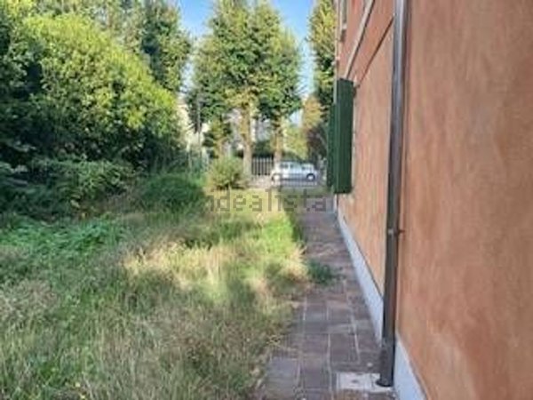 capannone in vendita a Rolo