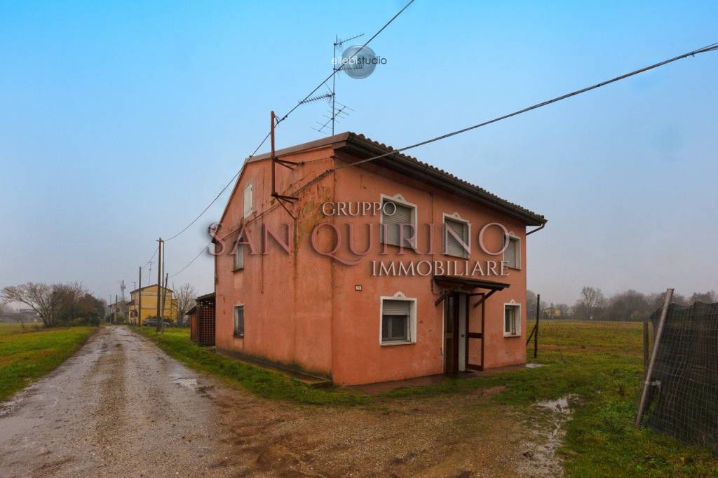 casa indipendente in vendita a Rolo