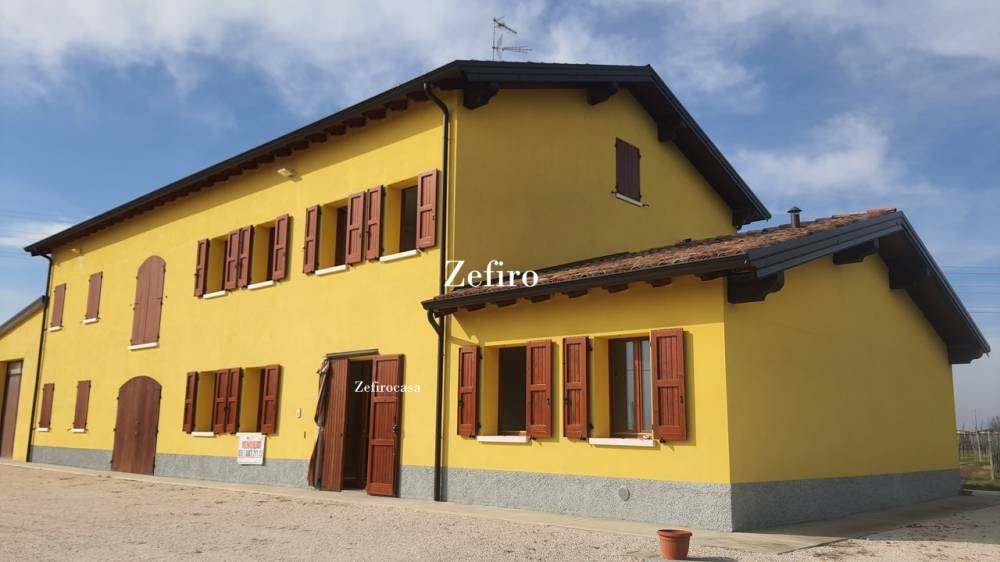 casa indipendente in vendita a Rolo