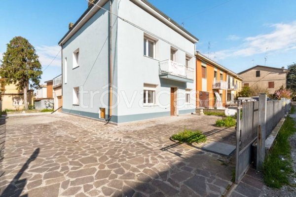 casa indipendente in vendita a Rolo