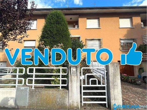 casa indipendente in vendita a Rolo