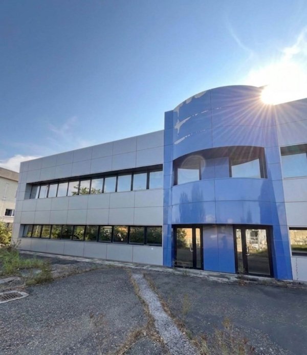 locale commerciale in vendita a Rolo