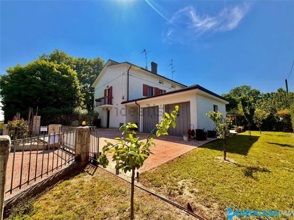 casa semindipendente in vendita a Rolo