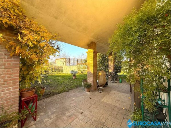 casa indipendente in vendita a Rolo