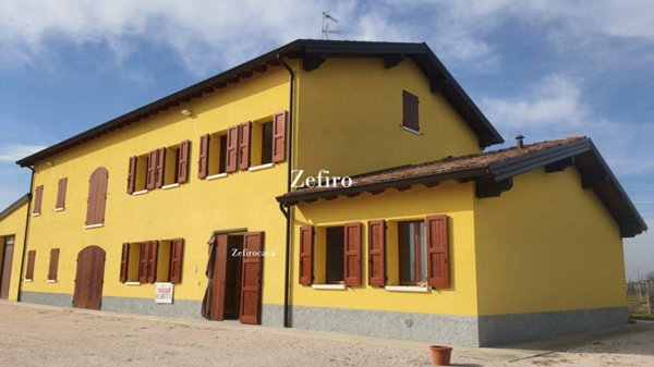 casa indipendente in vendita a Rolo