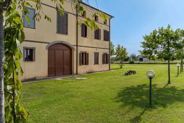 casa indipendente in vendita a Rolo