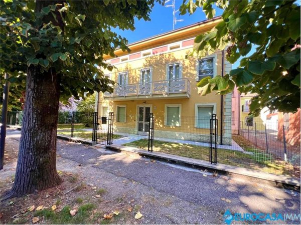 casa indipendente in vendita a Rolo