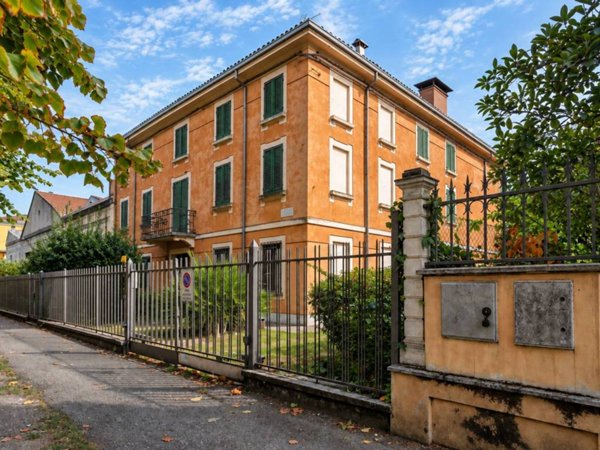 casa indipendente in vendita a Rolo