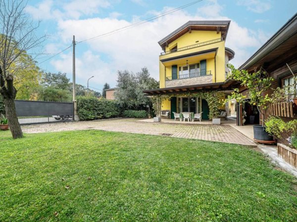 casa indipendente in vendita a Rubiera