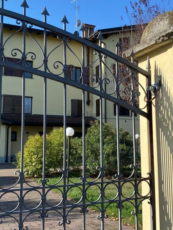 appartamento in vendita a Rubiera in zona Fontana