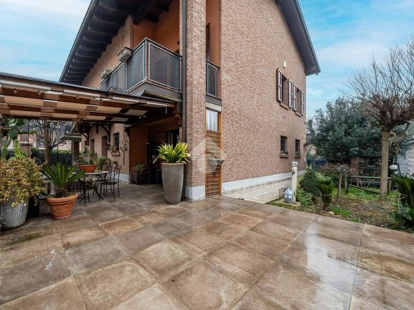 casa indipendente in vendita a Rubiera