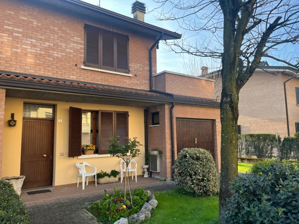 casa indipendente in vendita a Rubiera