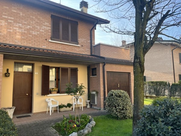 casa indipendente in vendita a Rubiera
