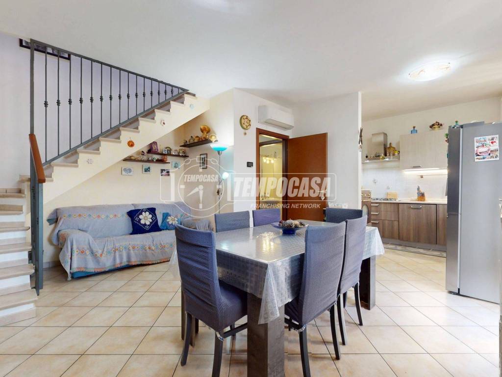 appartamento in vendita a Rubiera in zona Fontana