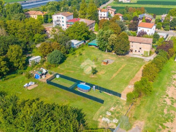 casa indipendente in vendita a Rubiera