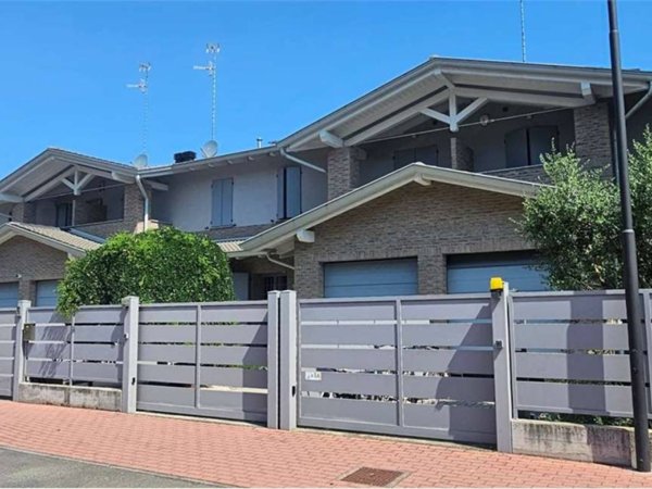 casa indipendente in vendita a Rubiera