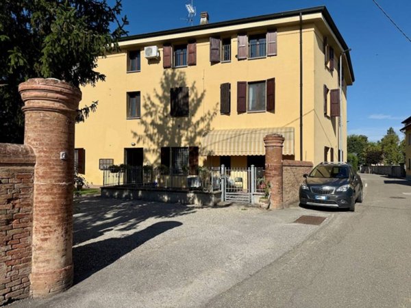 appartamento in vendita a Rubiera in zona Fontana