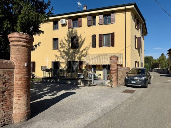 appartamento in vendita a Rubiera in zona Fontana