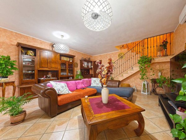 casa indipendente in vendita a Rubiera
