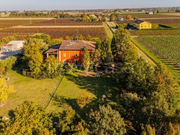 casa indipendente in vendita a Rubiera