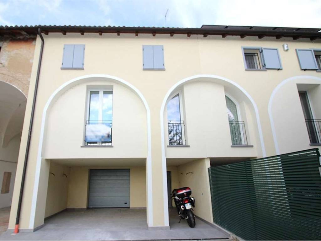 casa indipendente in vendita a Rubiera in zona Fontana