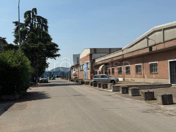 locale commerciale in vendita a Rubiera