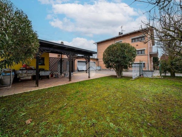 casa indipendente in vendita a Rubiera
