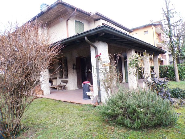 casa indipendente in vendita a Rubiera