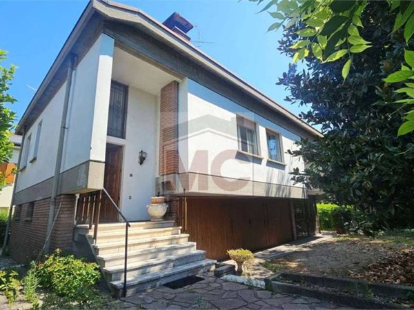 casa indipendente in vendita a Rubiera