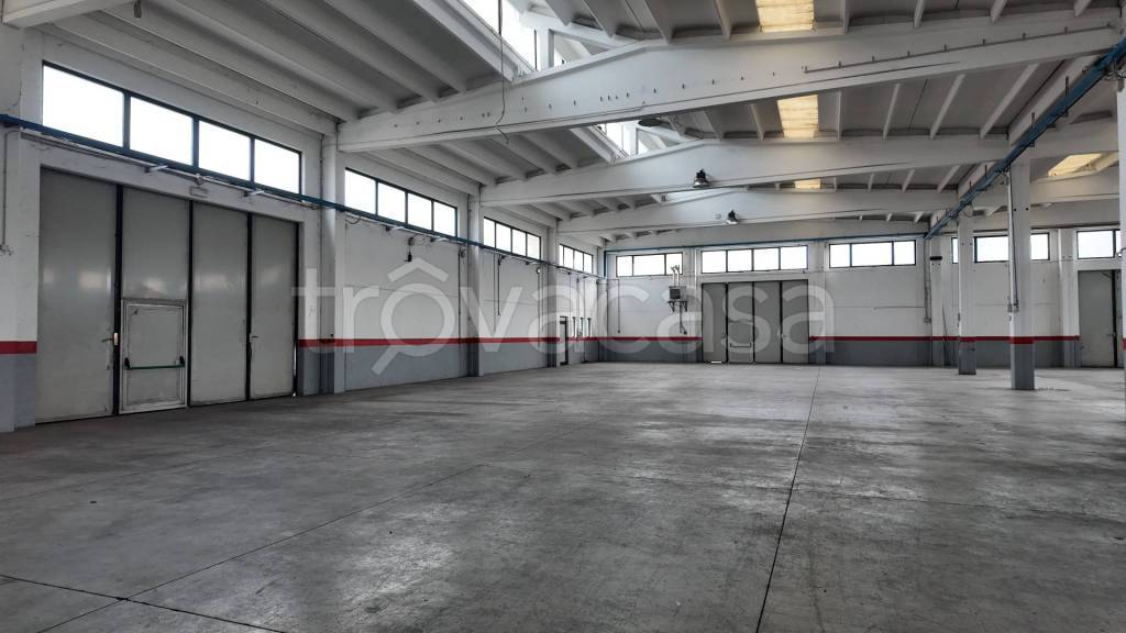 locale commerciale in vendita a Rubiera