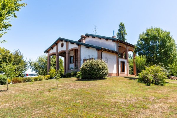 casa indipendente in vendita a Rubiera