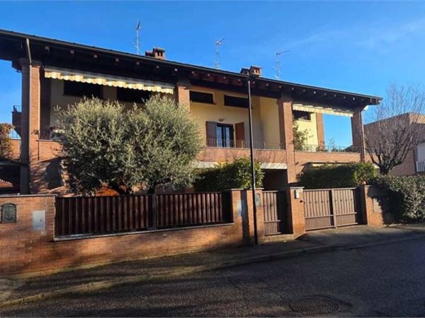 casa indipendente in vendita a Rubiera