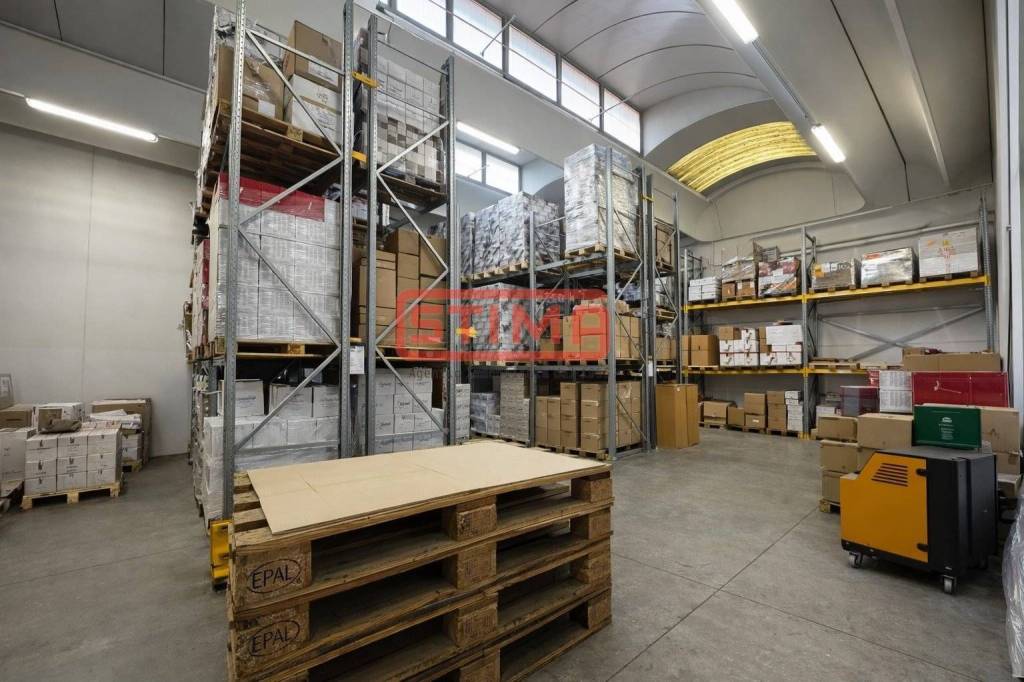 locale commerciale in vendita a Rubiera