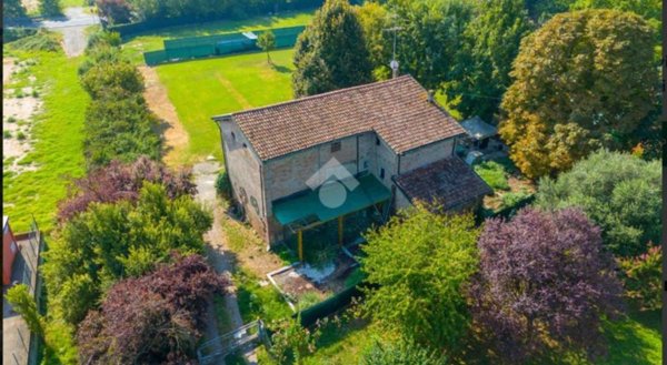 casa indipendente in vendita a Rubiera in zona Fontana