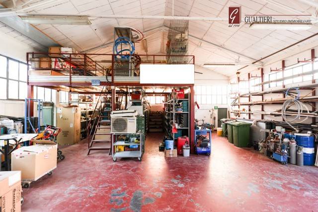 locale commerciale in vendita a Rubiera