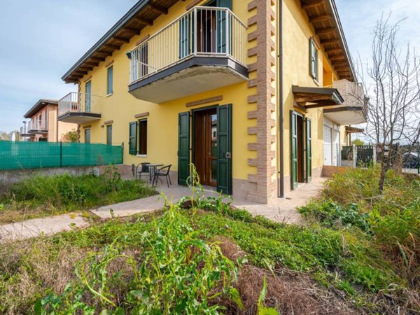 casa indipendente in vendita a Rubiera