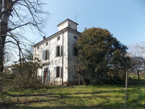 casa indipendente in vendita a Rubiera in zona Fontana