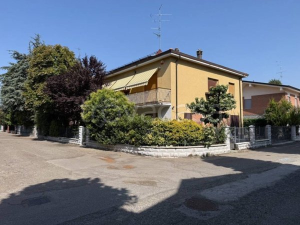 casa indipendente in vendita a Rubiera