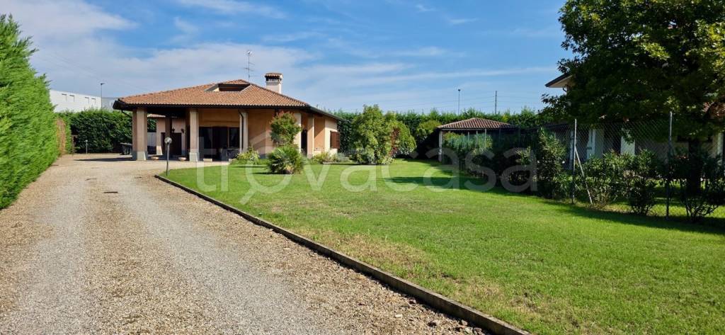 casa indipendente in vendita a Rubiera