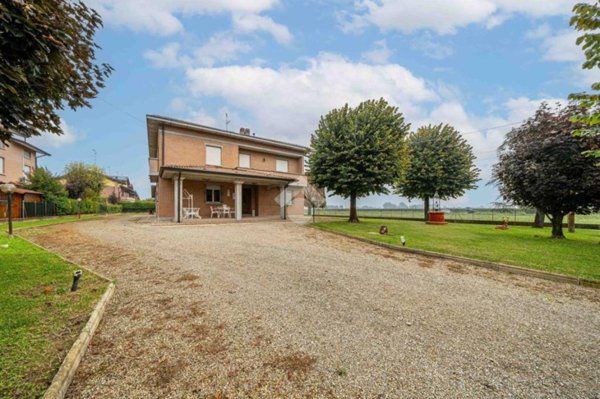 casa indipendente in vendita a San Martino in Rio in zona Trignano