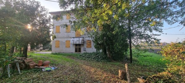 pentavano in vendita a San Martino in Rio in zona Trignano