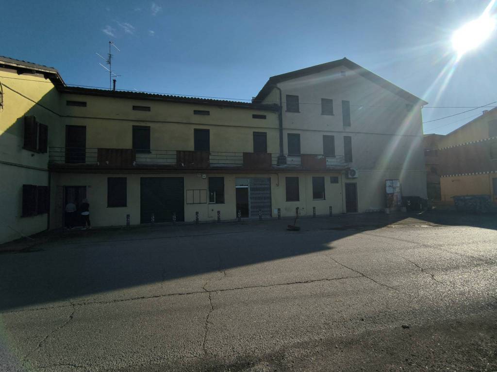 casa indipendente in vendita a San Martino in Rio in zona Stiolo
