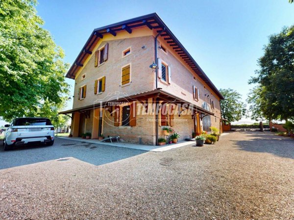 casa indipendente in vendita a San Martino in Rio in zona Osteriola