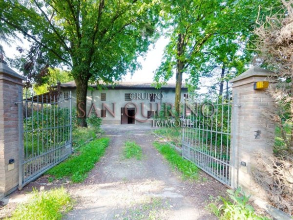 casa indipendente in vendita a San Martino in Rio in zona Stiolo