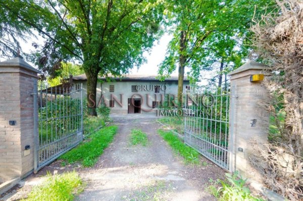 casa indipendente in vendita a San Martino in Rio in zona Stiolo