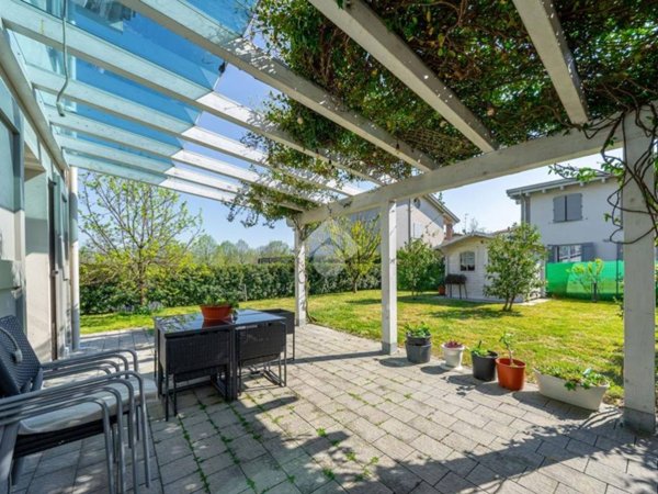 casa indipendente in vendita a San Martino in Rio in zona Trignano